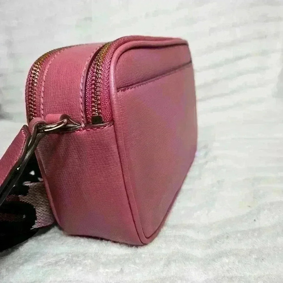 NWT Karl Lagerfeld Paris Crossbody Camera Style Pink Bag. - Picture 4 of 9
